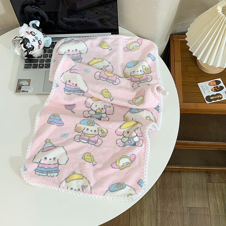Cuddly blanket with playful animal motif Bowlift