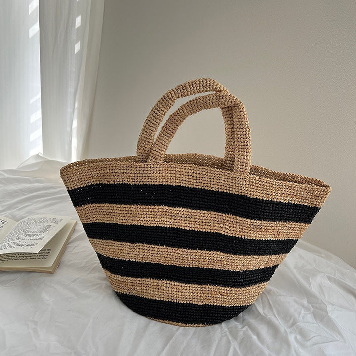 Handcrafted Leisure Bag Made of Woven Straw Bowlift