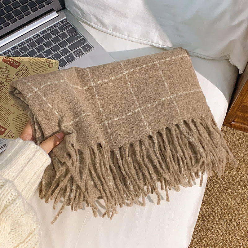 Cozy and Stylish Blanket with Fringes Bowlift