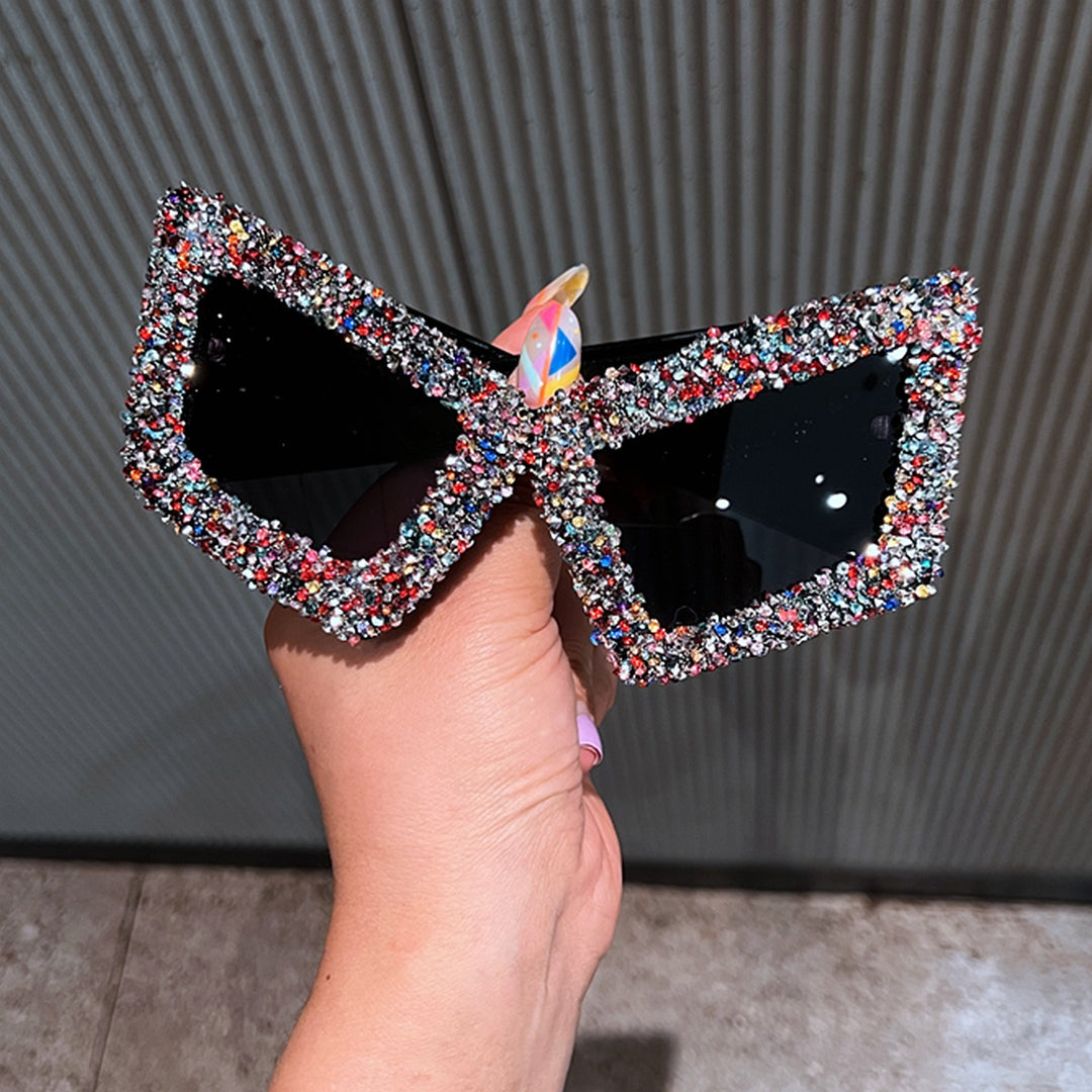 Ladies sunglasses with sparkling crystal embellishments Bowlift