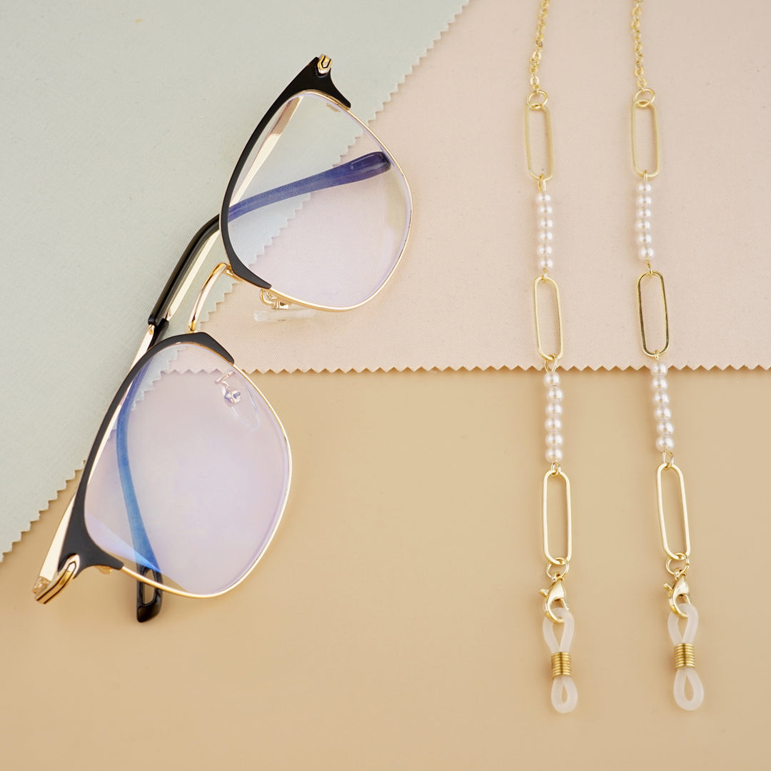 Elegant Pearl and Link Eyewear Chain Bowlift