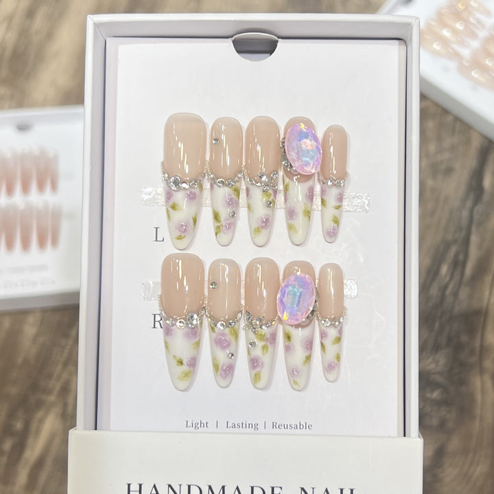 Decorative Floral Stiletto Press-On Nail Set Bowlift