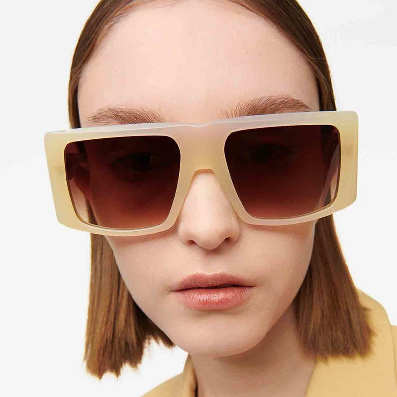 Women's square sunglasses with robust plastic frame and protective UV filter Bowlift