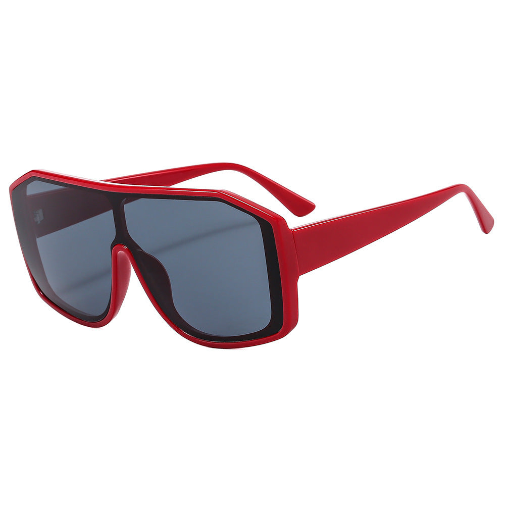 Women Fashionable Oversized Sunglasses in Extravagant Animal Print Design Bowlift