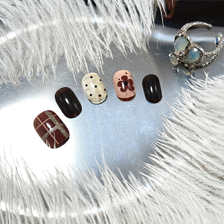Artful Nail Tips Bowlift