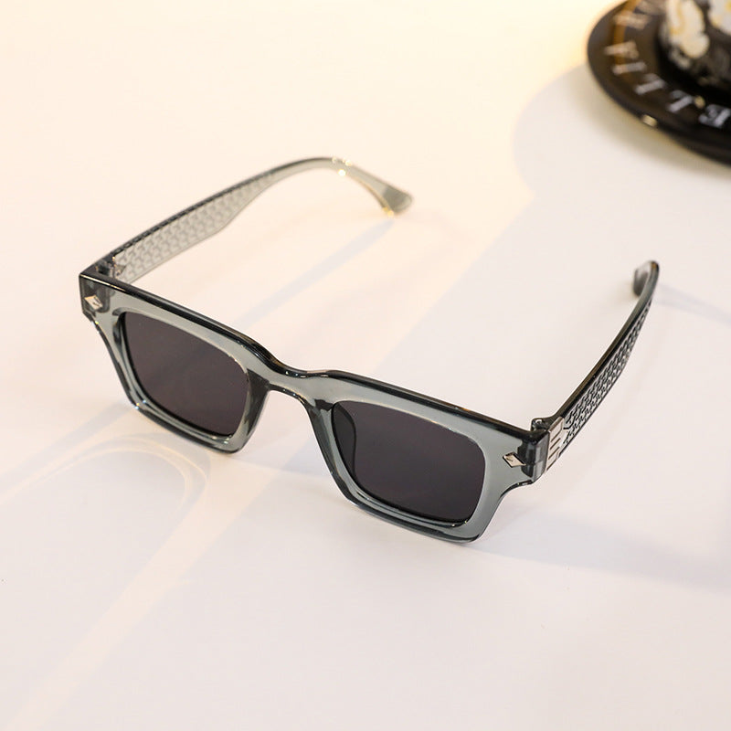 Women's fashionable reading glasses with ergonomic design Bowlift
