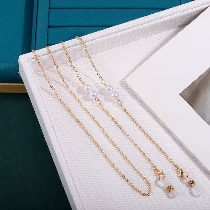 Stylish Beaded Glasses Chain Bowlift