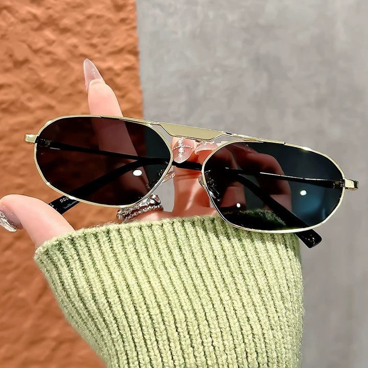 Ladies fashionable sunglasses in elegant polygon design Bowlift