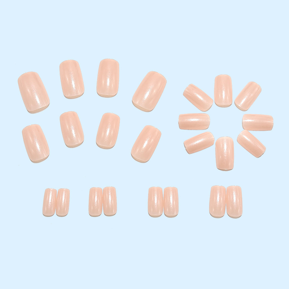 Artificial nails in elegant French design Bowlift