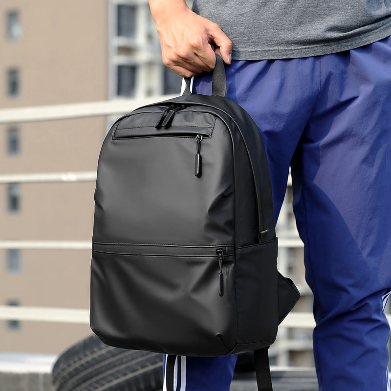 More robust and versatile backpack made of water-repellent material Bowlift