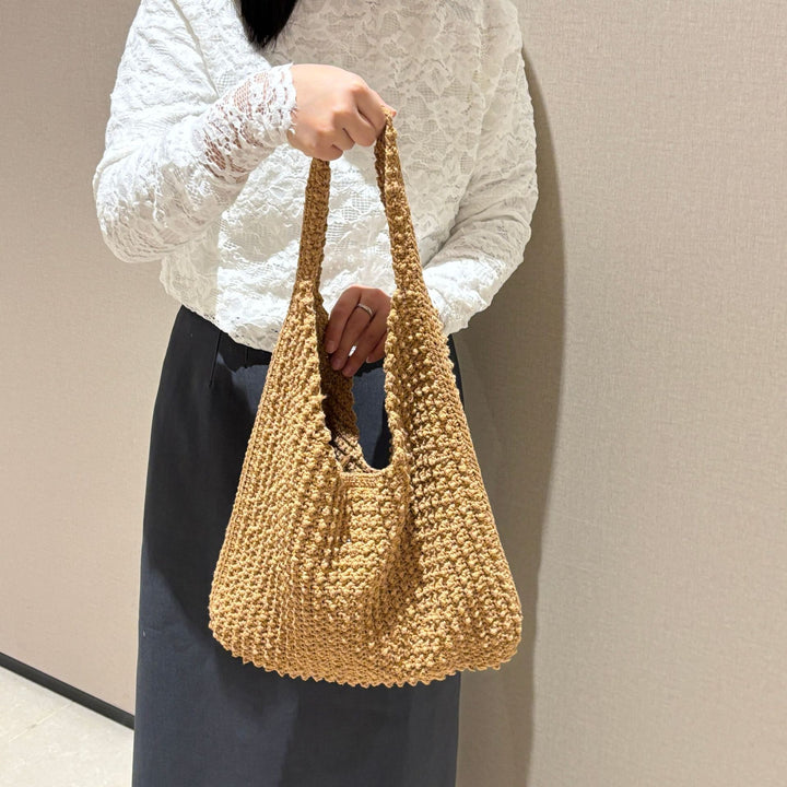 Hand-knotted everyday bag with structured surface Bowlift