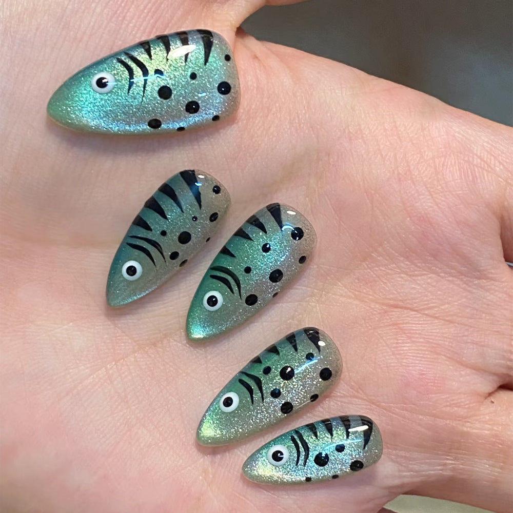 Creative animal motif artificial nails with glitter effects Bowlift