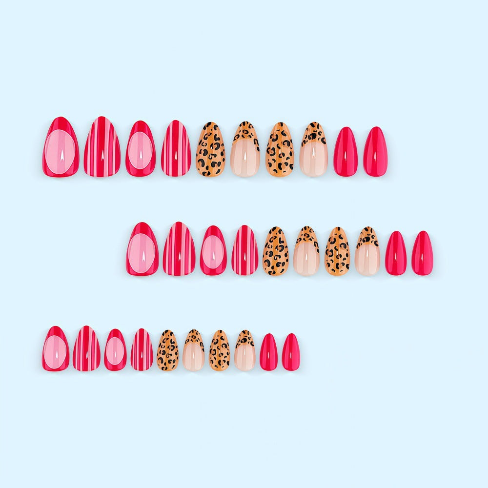 Artificial nails with trendy leopard and striped decorations Bowlift
