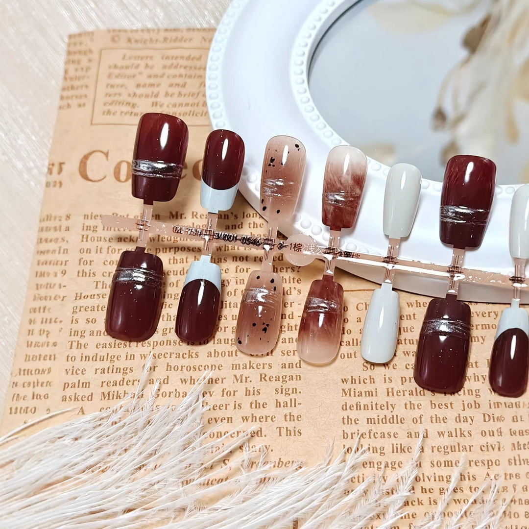 Artificial nails with elegant decorative accents Bowlift