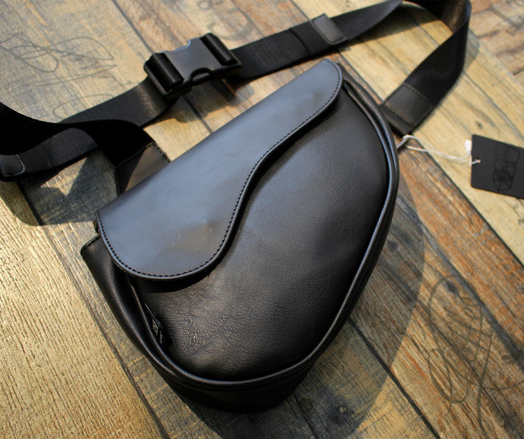 Elegant shoulder bag with innovative closure Bowlift