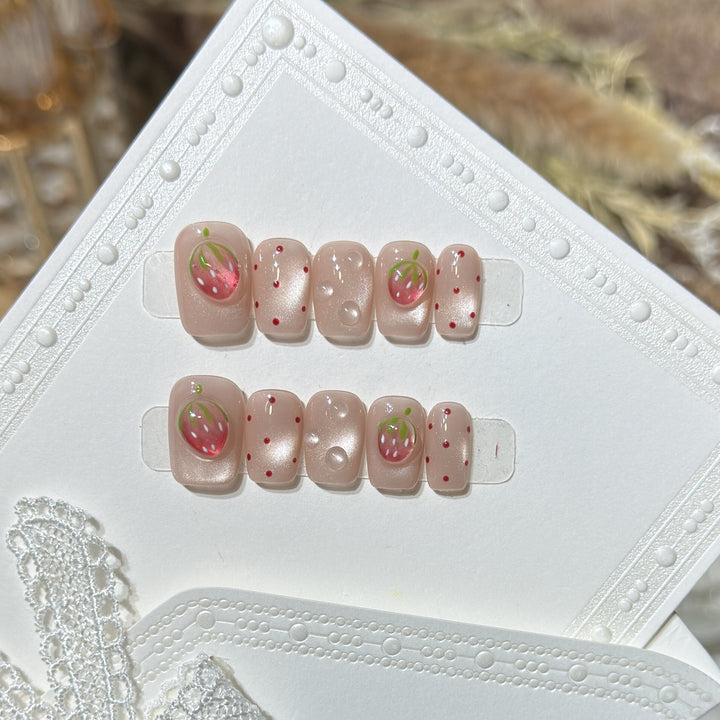 Strawberry-Inspired Press-On Nail Art Set Bowlift