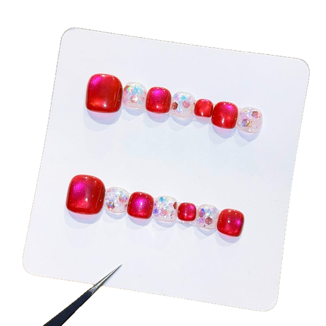 Artificial nails with sparkling accents and glittering design Bowlift