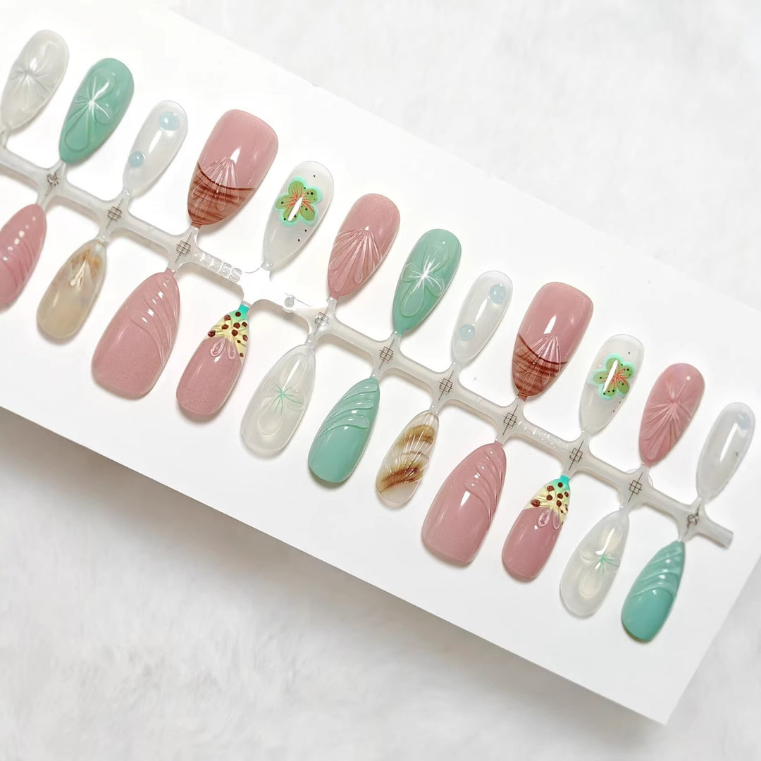 Artificial nail set with exquisite floral designs and shimmering effects Bowlift