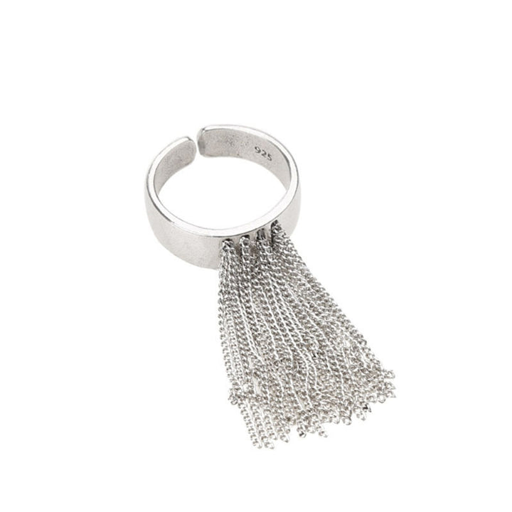 Stylish ring with filigree tassel design Bowlift