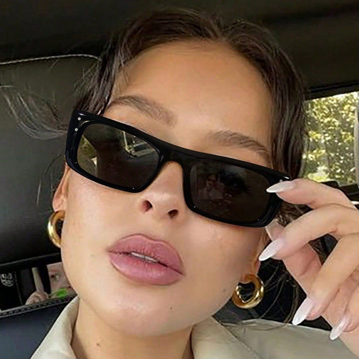 Ladies fashionable sunglasses with striking animal pattern Bowlift