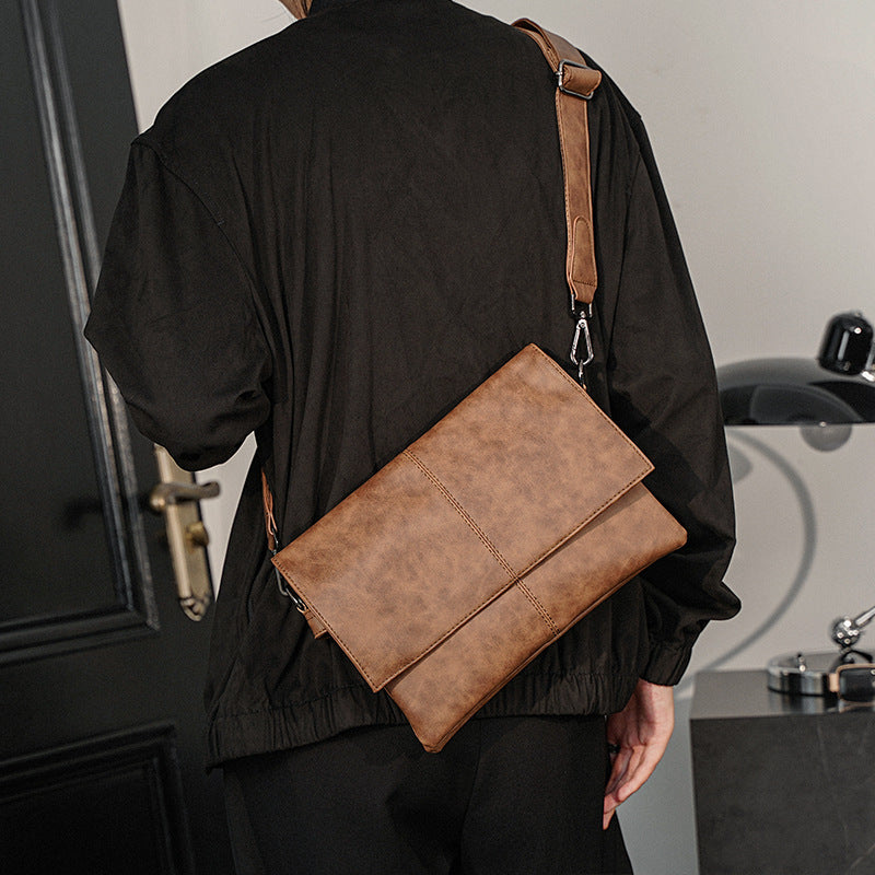 Elegant Clutch in Modern Design Bowlift