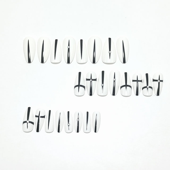 Artificial nails with modern geometric design Bowlift