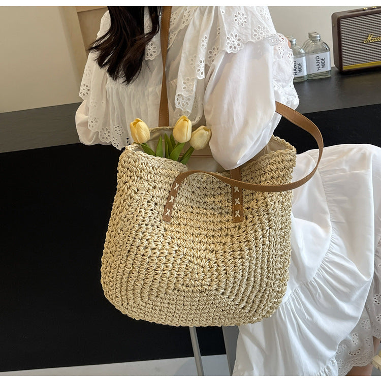 Elegant Bast Tote Bag with Leather Accents Bowlift