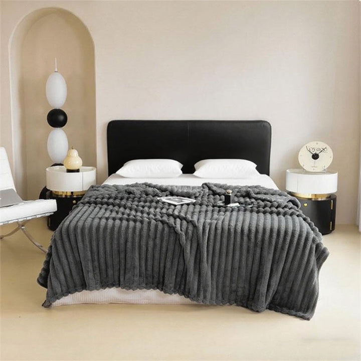 Women Plush Bedspread with Textured Design Bowlift