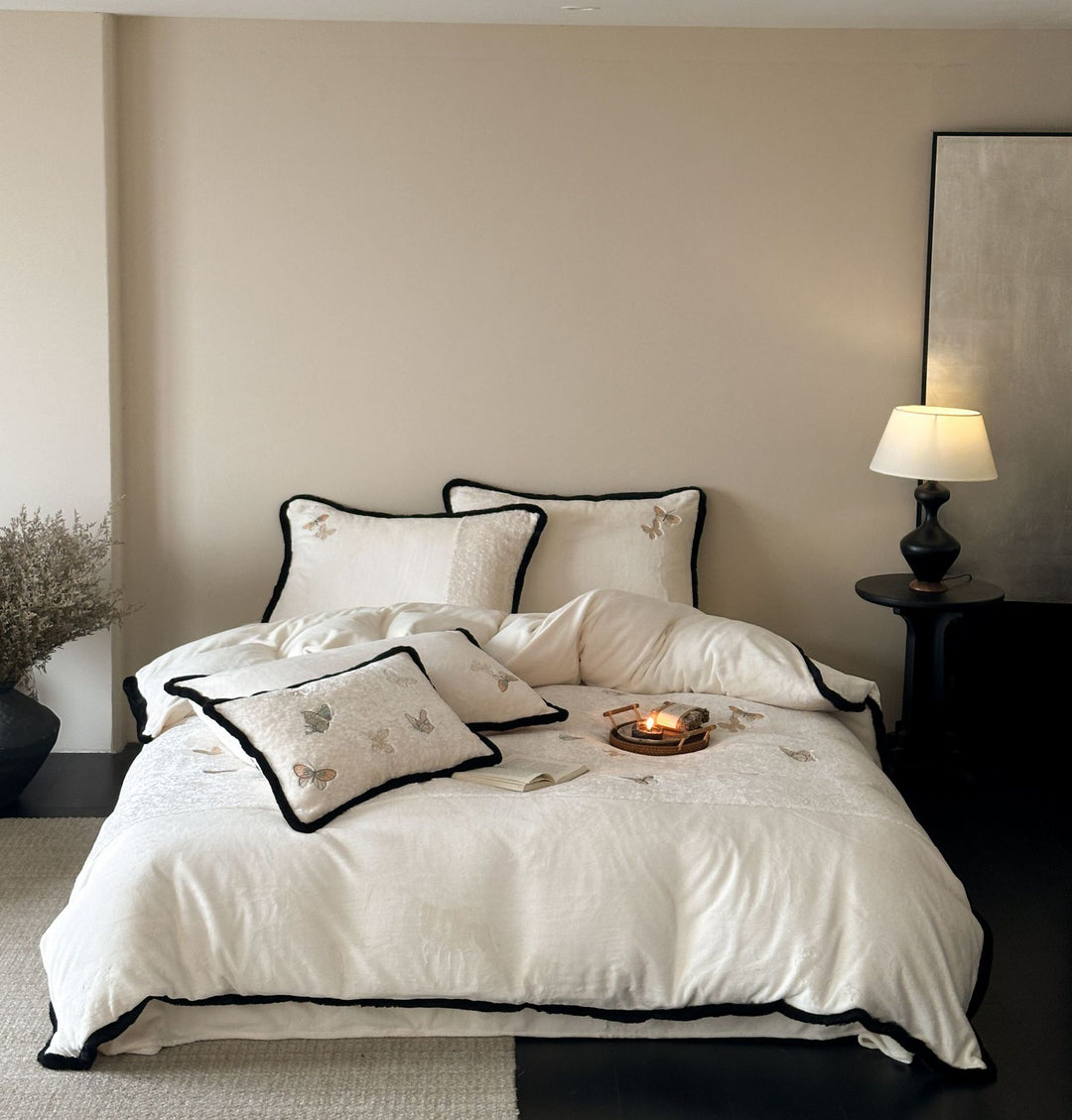 Luxurious velvet duvet cover set with embroidered pillows and contrast piping Bowlift