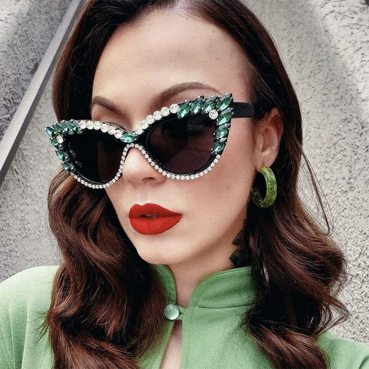 Women's extravagant Cat-Eye sunglasses with sparkling rhinestone embellishment Bowlift