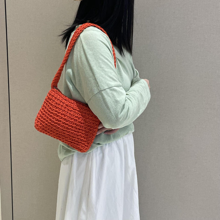 Hand-knotted shoulder bag made of high-quality sustainable material Bowlift