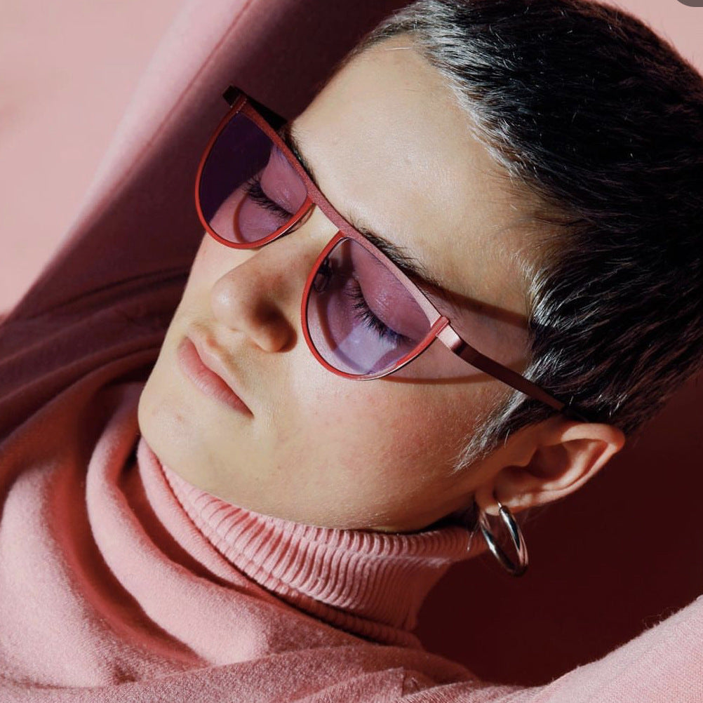 Women's elegant sunglasses with modern design and UV protection Bowlift
