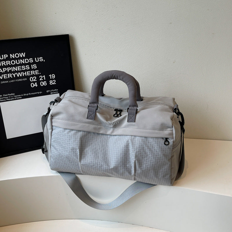 Women's spacious sport and travel bag Bowlift