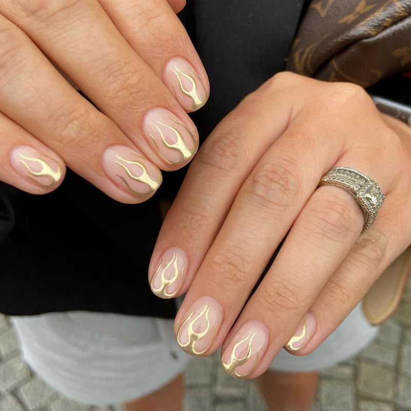 Elegant Stiletto Press-On Nail Art with Rhinestone Accents Bowlift