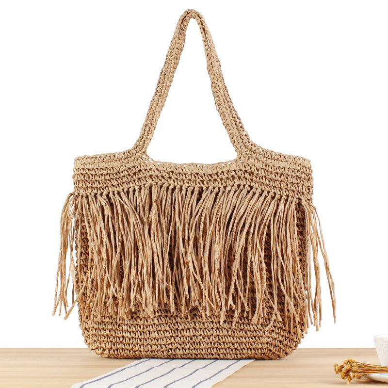 Fashionable macrame bag with fringes Bowlift