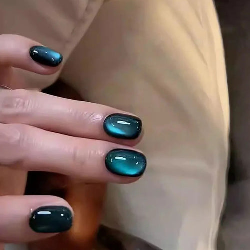Artificial nails in elegant ombre design Bowlift