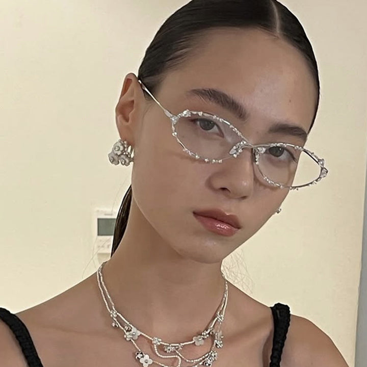 Women's exclusive sunglasses with sparkling rhinestone embellishment and elegant metal frame Bowlift