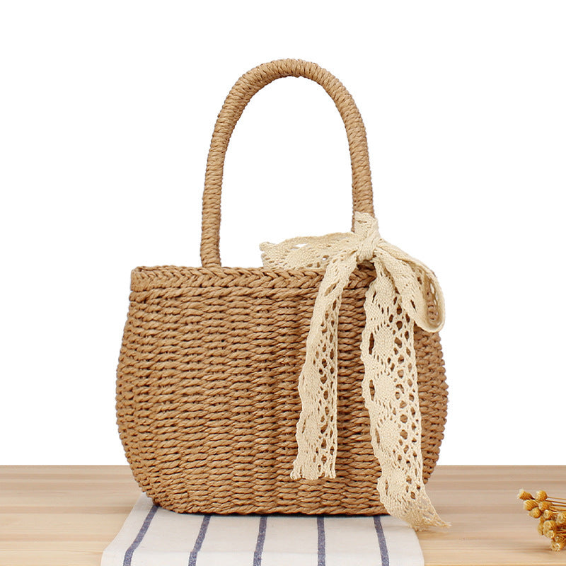 Handcrafted straw bag with elegant lace Bowlift