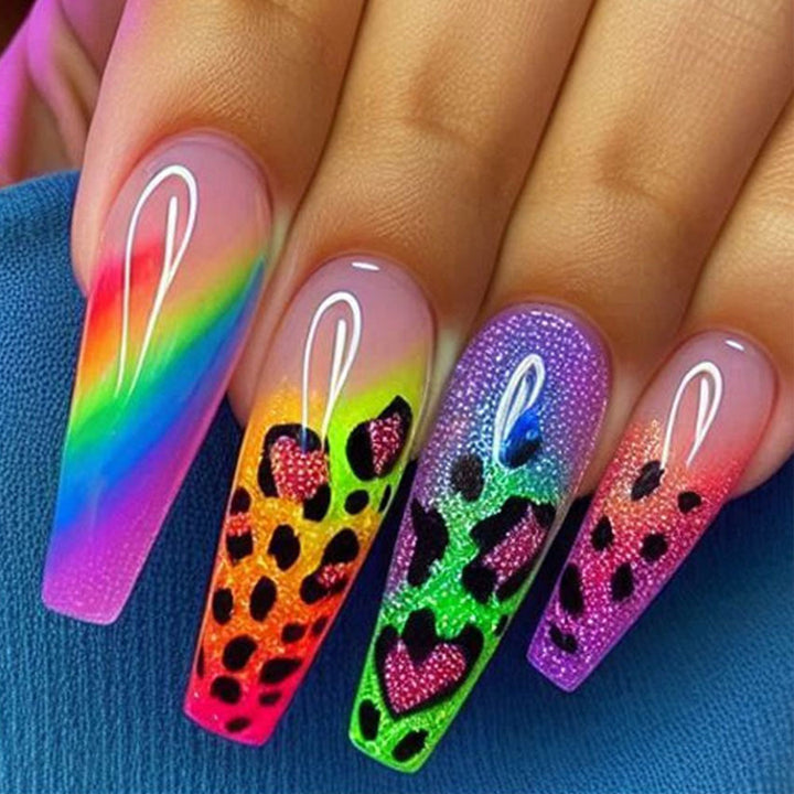 Creative leopard and heart design artificial nails Bowlift
