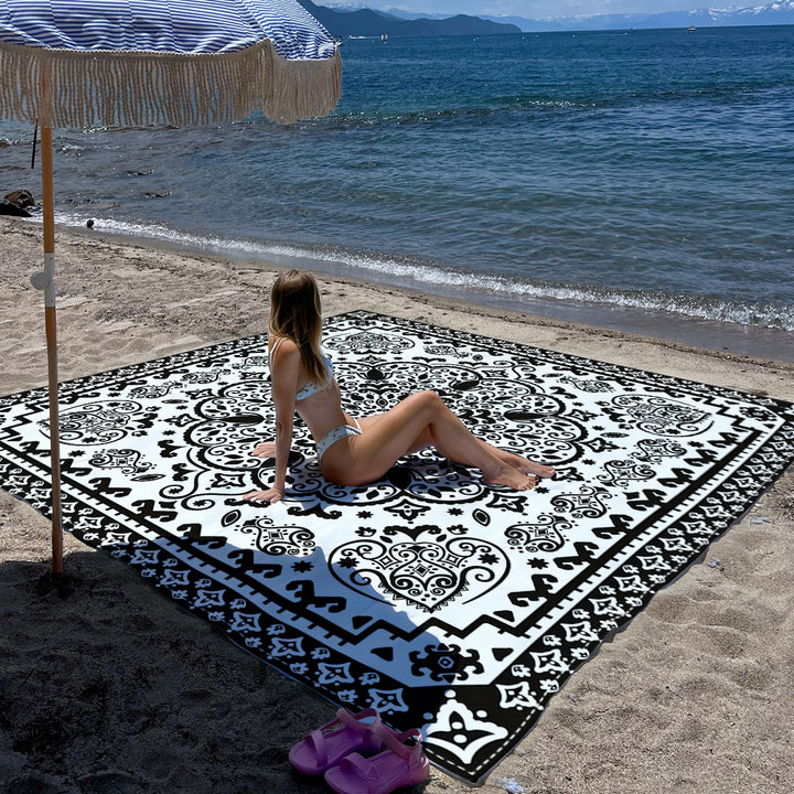Mandala Design Beach Mat Bowlift
