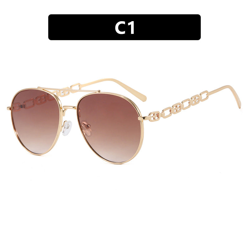 Women's striking sunglasses with luxurious chain detail and polarized lenses Bowlift