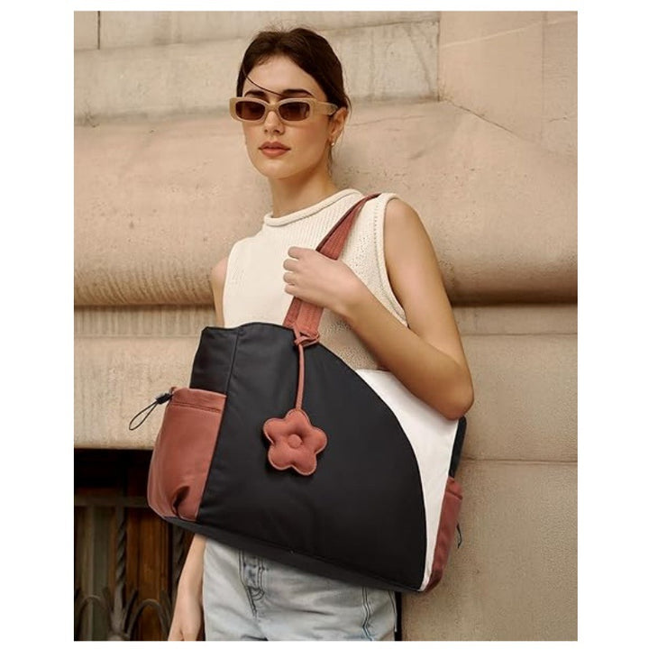 Stylish everyday bag with practical accessory compartments Bowlift