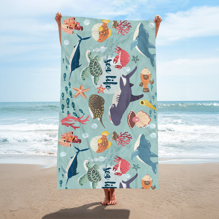 Beach towel with creative turtle design Bowlift