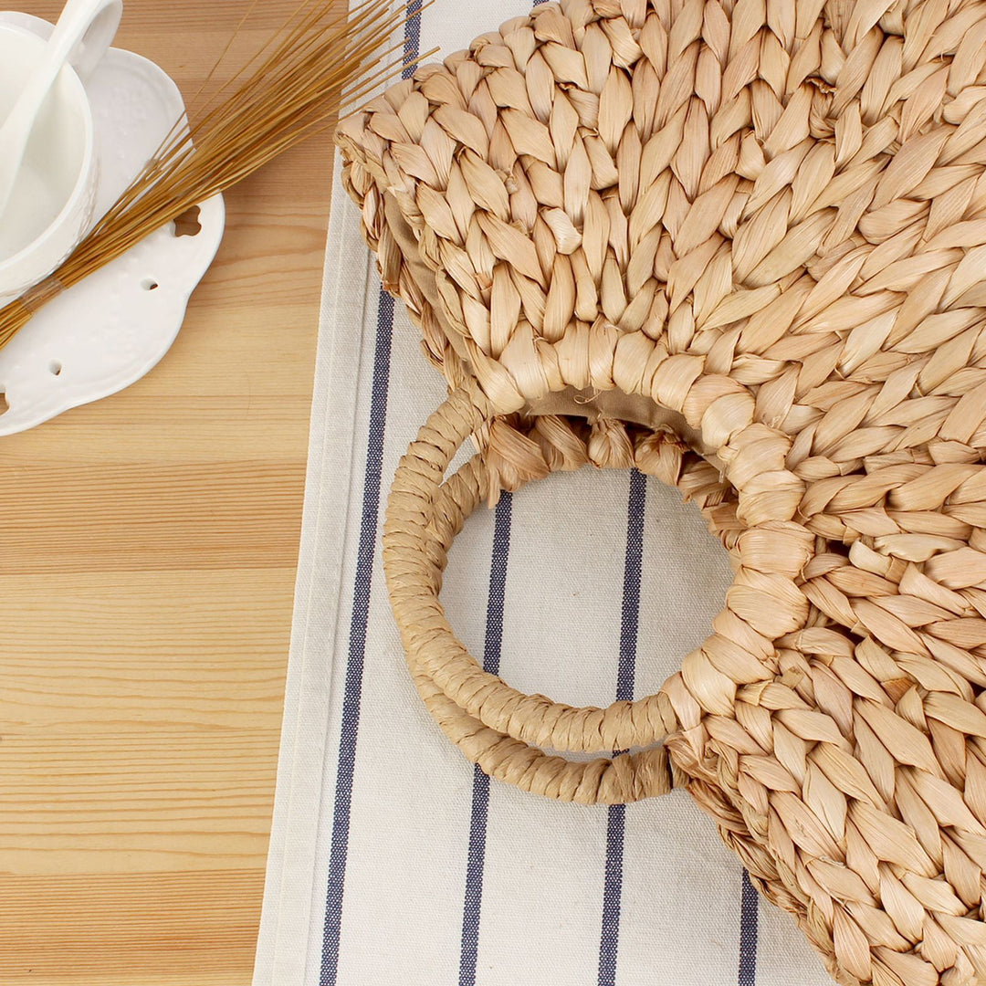 Tote bag made of handmade natural material with elegant round handle Bowlift