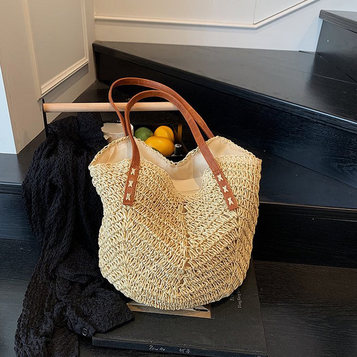 Handbag with Refined Braiding Bowlift
