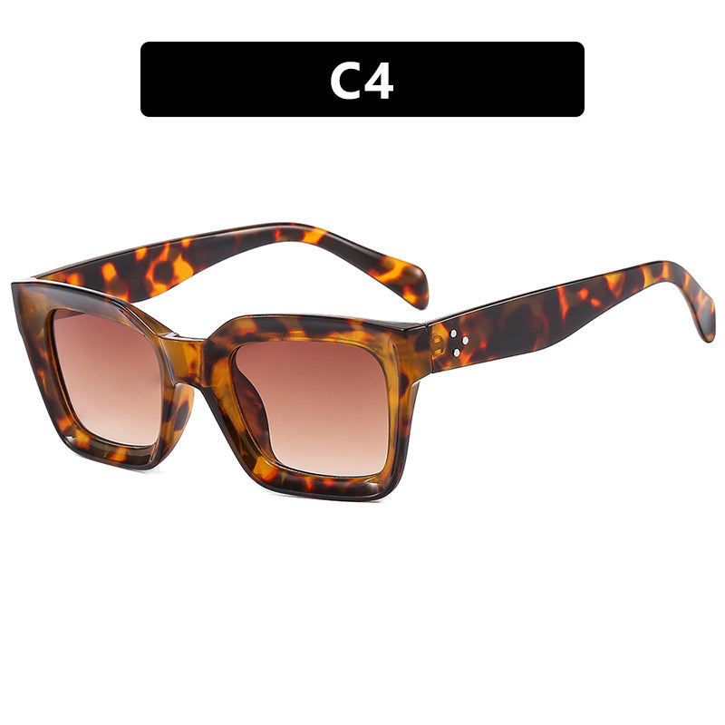 Women's oversized sunglasses with distinctive design Bowlift