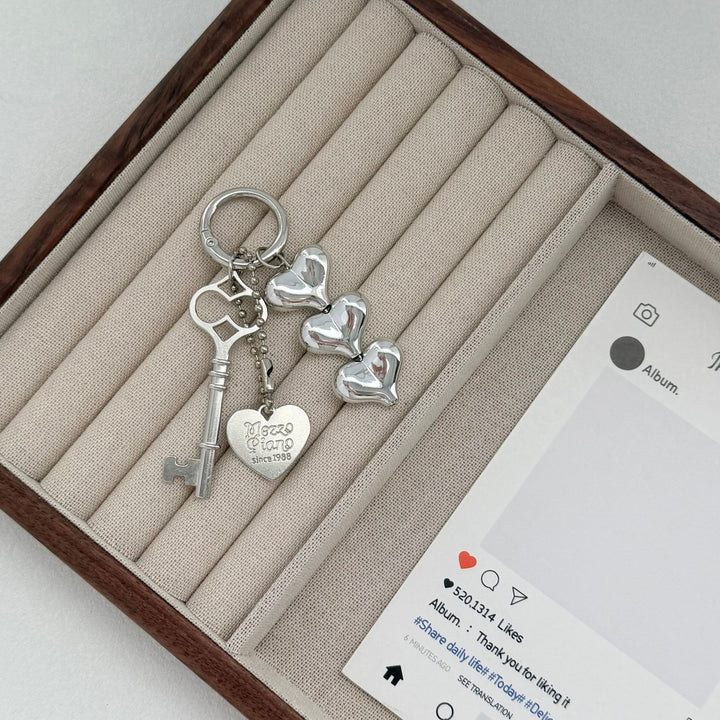 Artistic Heart-Shaped Keychain Bowlift