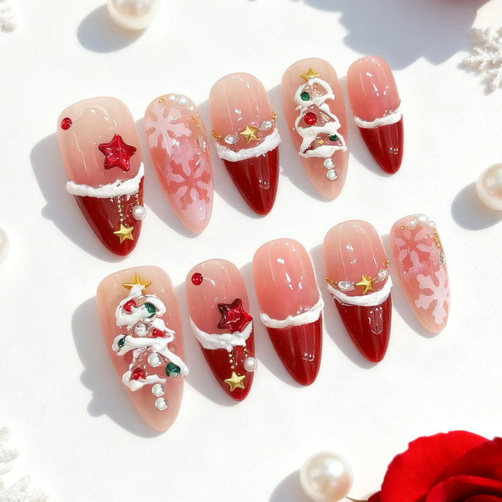 Acrylic nail set with glamorous golden accents Bowlift