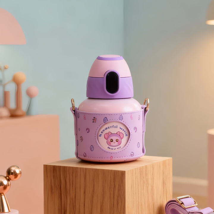 Insulated water bottle with practical carrying strap and cute design Bowlift