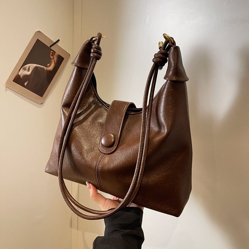 Classic Leather Hobo Bag Bowlift